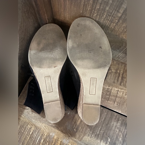 Crown Vintage Lace Up Wedge Sandals - Picture 9 of 10